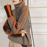 Katalin | Pulóver feltűnő kontrasztos csíkokkal