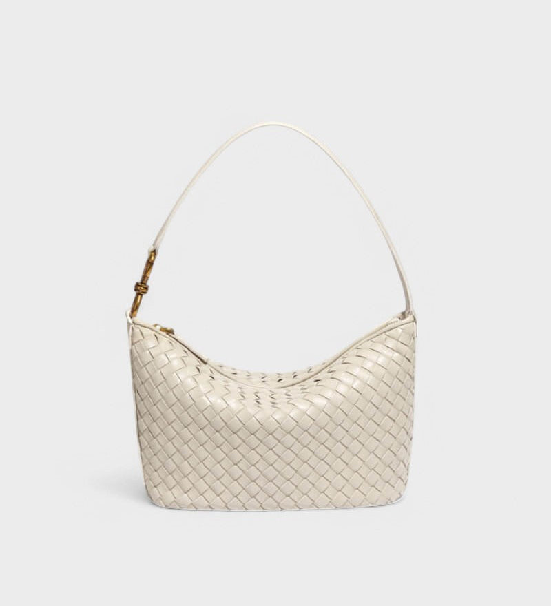 Renáta - Burgundi Stílusú Elegancia