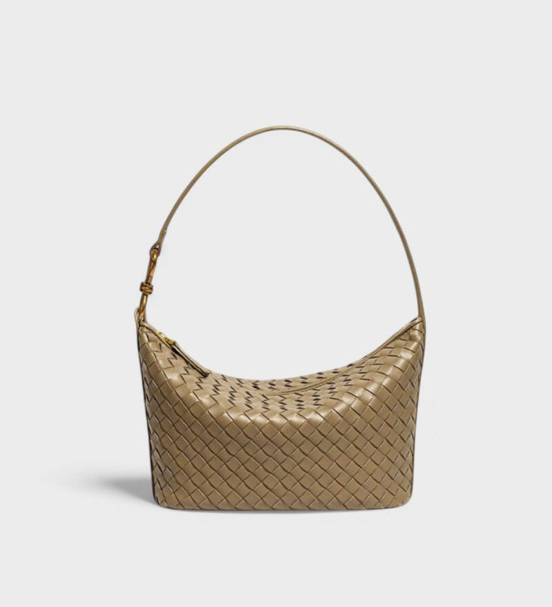 Renáta - Burgundi Stílusú Elegancia