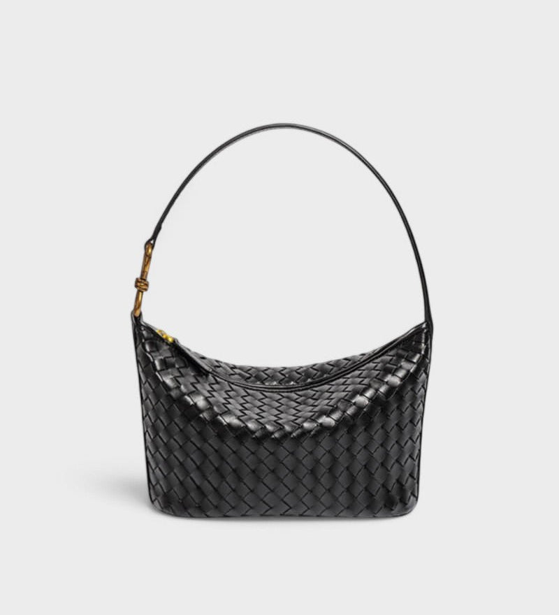 Renáta - Burgundi Stílusú Elegancia